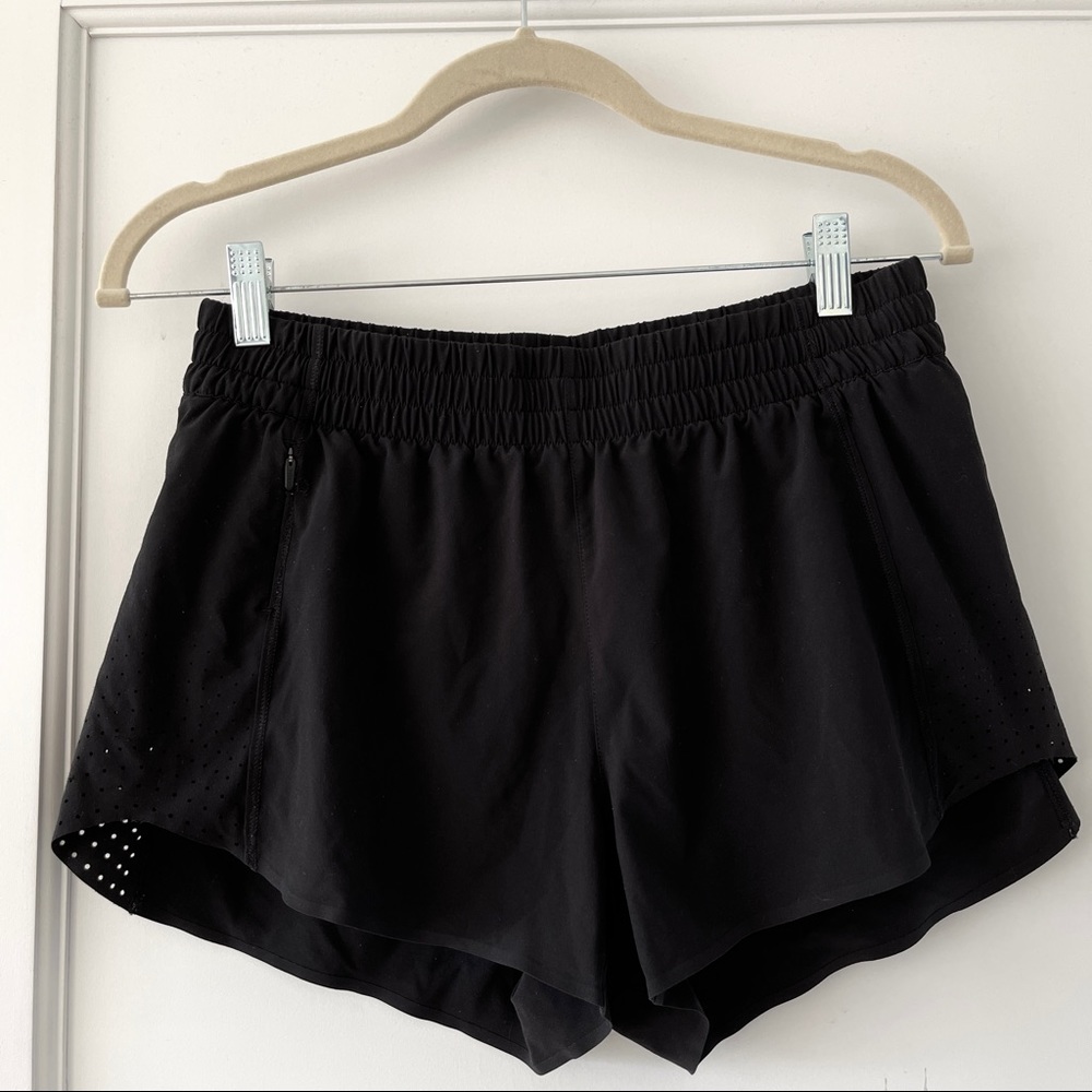 Athleta - Hustle 3” Shorts